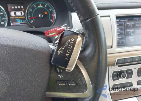 2013 Jaguar Xf Supercharged z USA, uszkodzony, nr VIN SAJWA0HE0DMS71406